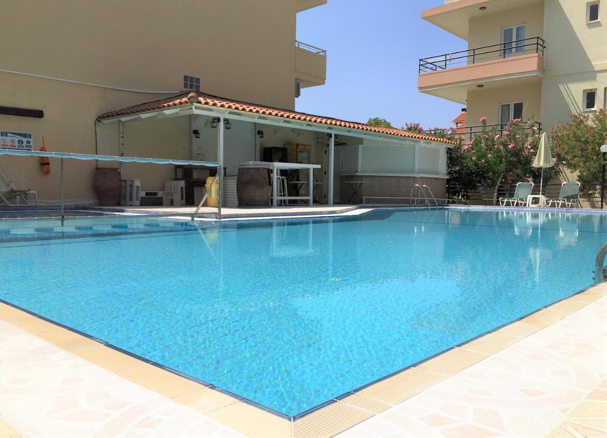 Evdokia Αpartments & Dimitra Village Agia Marina Dış mekan fotoğraf