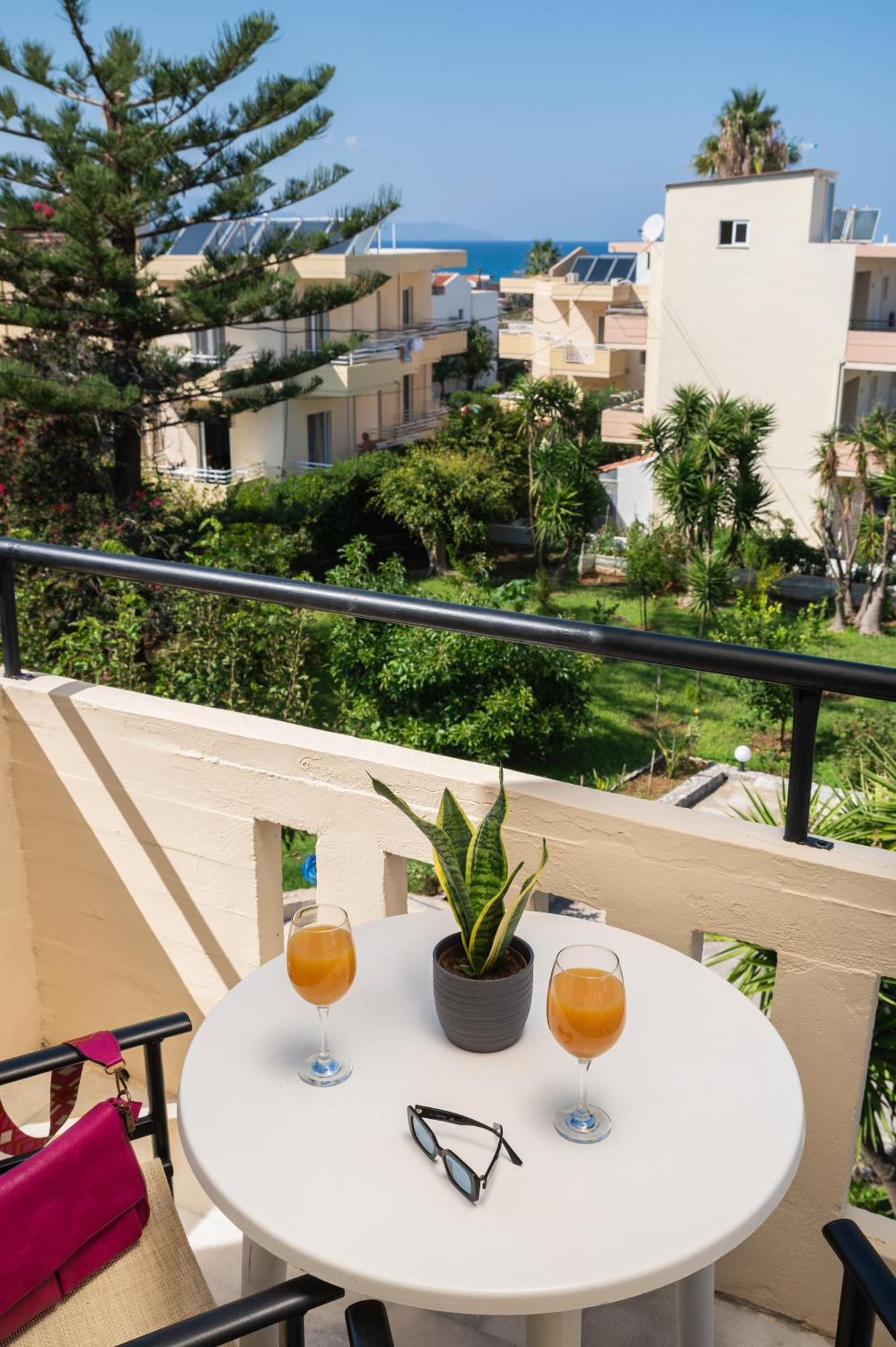 Evdokia Αpartments & Dimitra Village Agia Marina Dış mekan fotoğraf