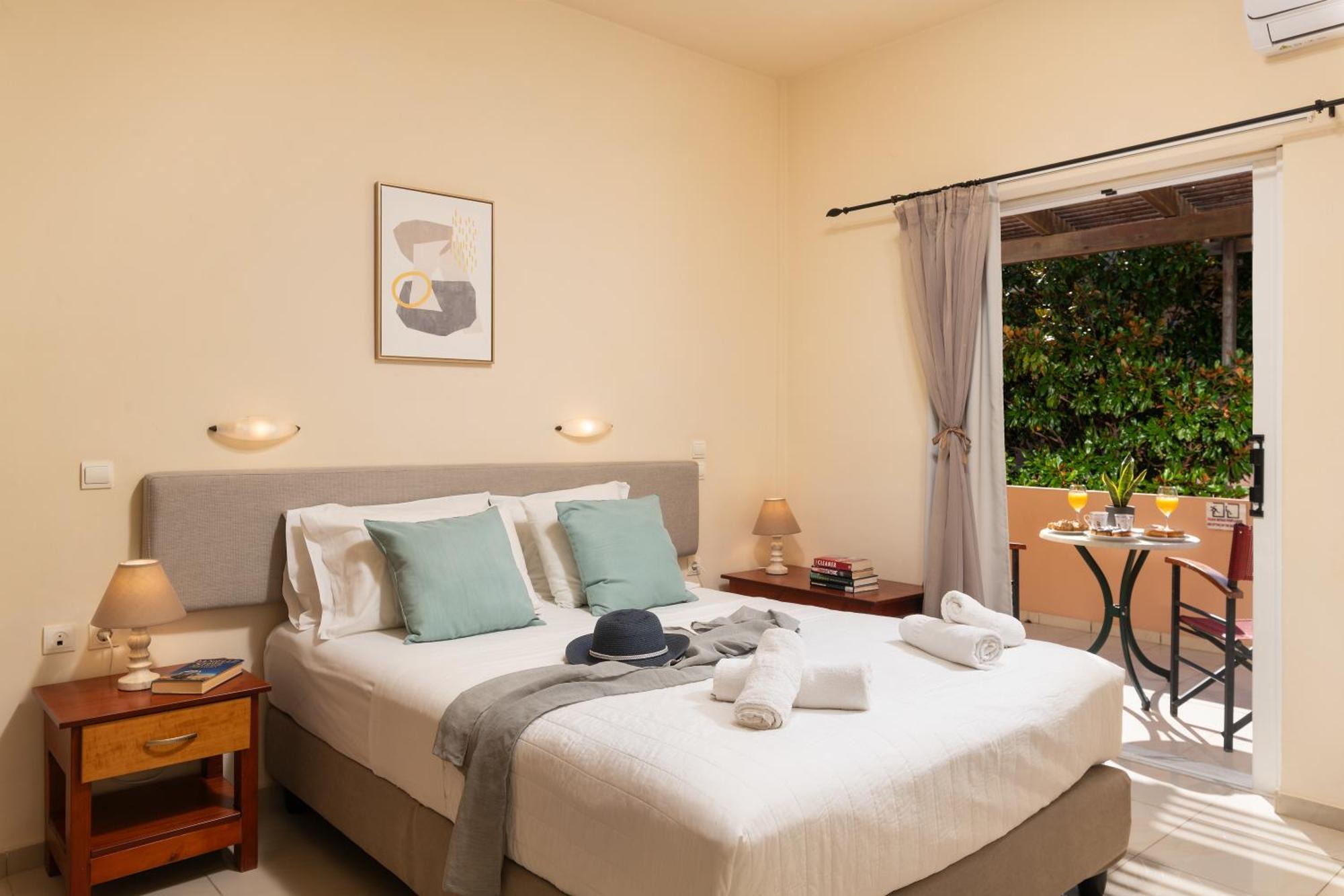 Evdokia Αpartments & Dimitra Village Agia Marina Dış mekan fotoğraf