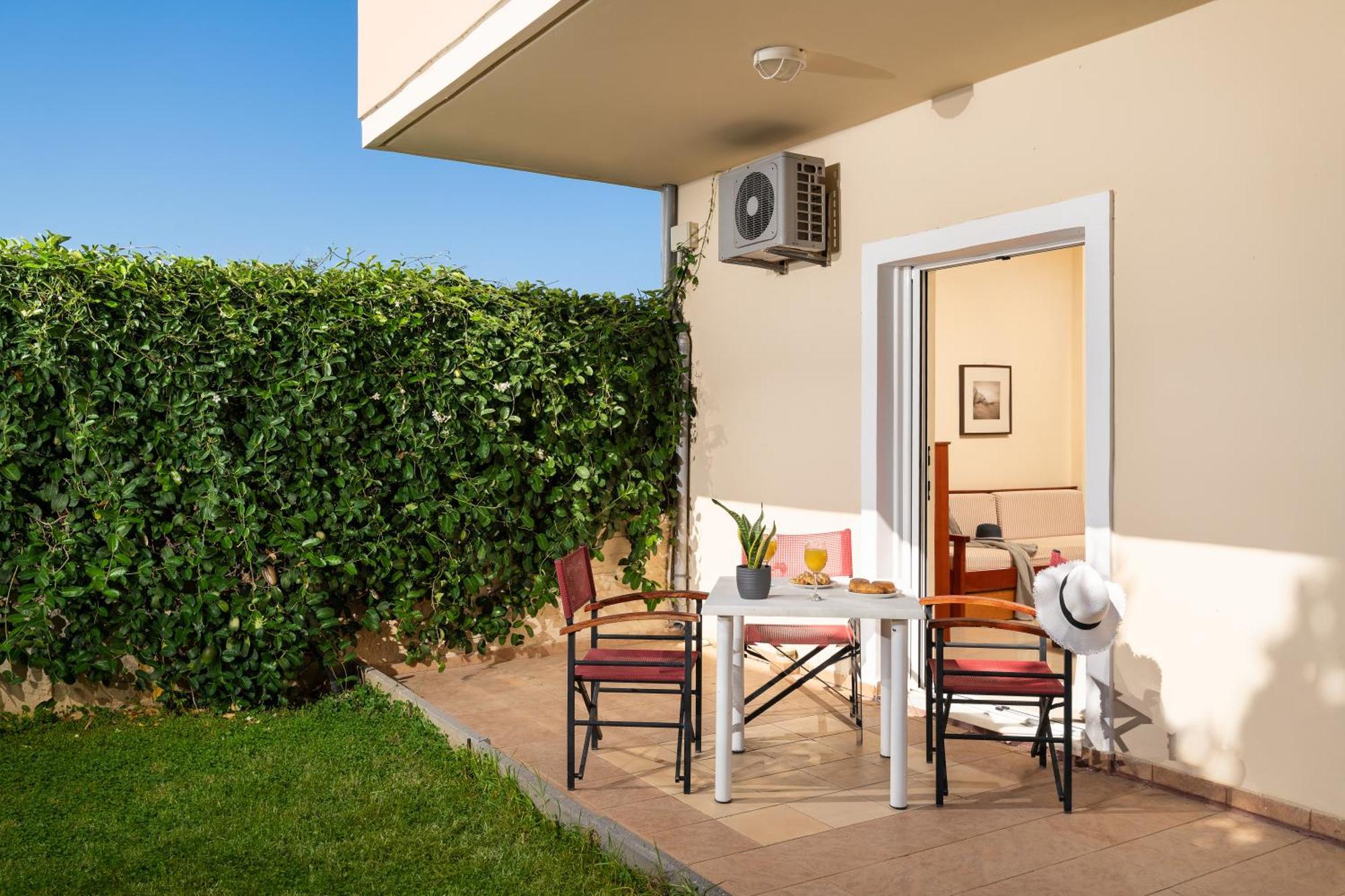 Evdokia Αpartments & Dimitra Village Agia Marina Dış mekan fotoğraf