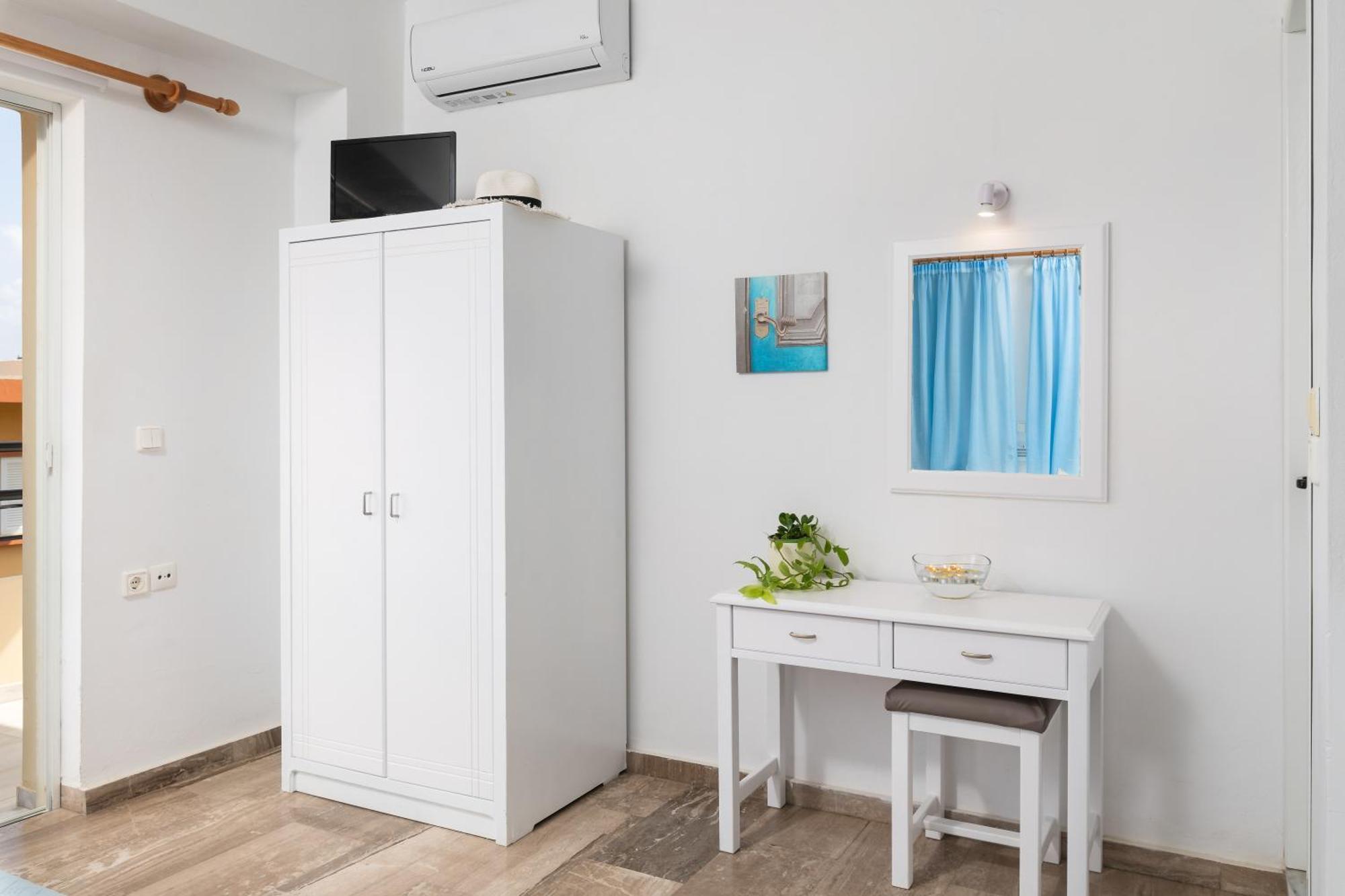 Evdokia Αpartments & Dimitra Village Agia Marina Dış mekan fotoğraf