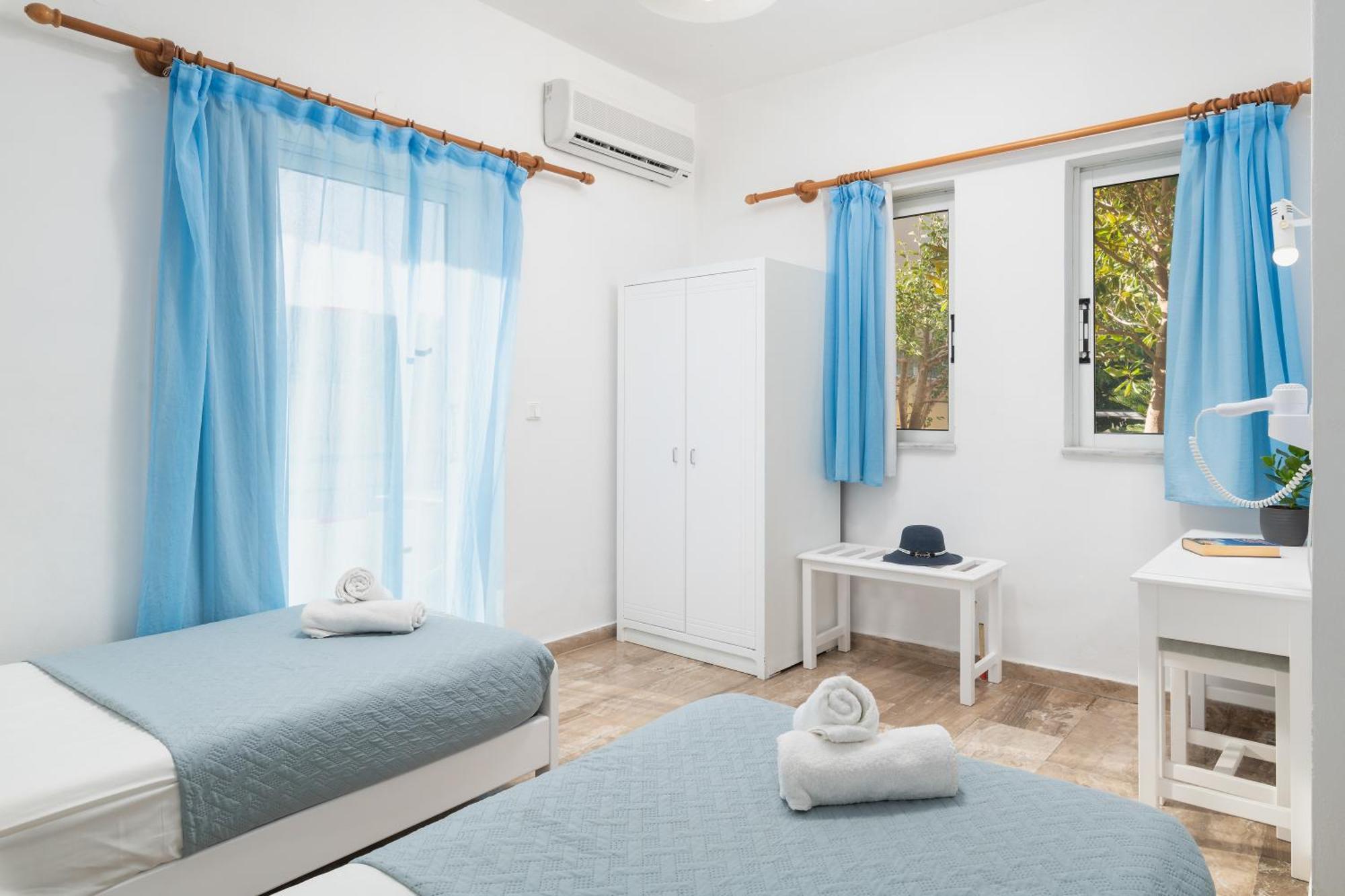 Evdokia Αpartments & Dimitra Village Agia Marina Dış mekan fotoğraf